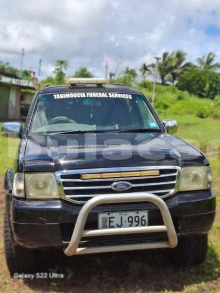 Big with watermark ford b max western lautoka 10424