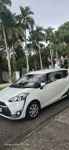 Big with watermark toyota sienta central nasinu 10433