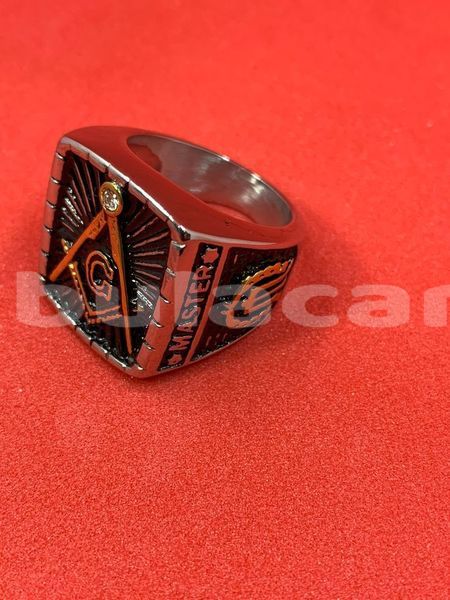 Big with watermark 1000046879