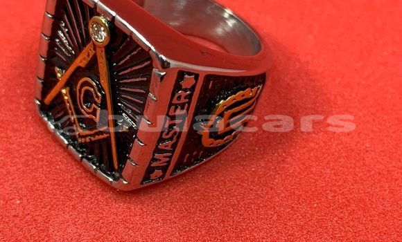 Medium with watermark 1000046879