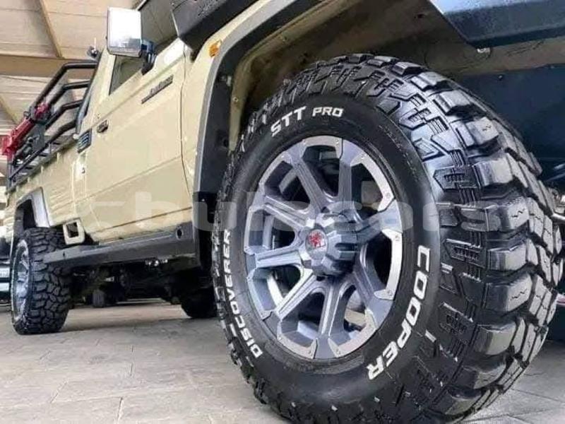 Big with watermark toyota land cruiser western lautoka 10454