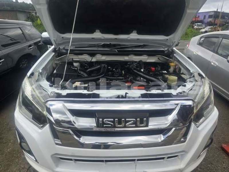 Big with watermark isuzu d max central suva 10753