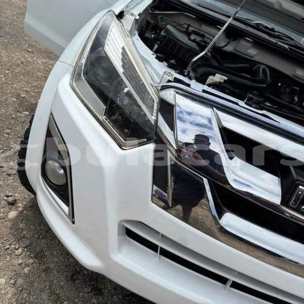 Big with watermark isuzu d max central suva 10753