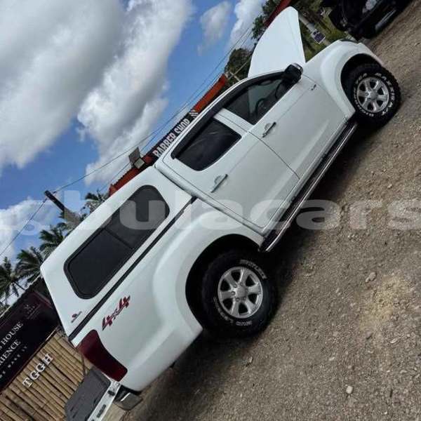 Big with watermark isuzu d max central suva 10753