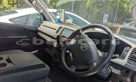 Buy Used Toyota Hiace Grey Car in Suva in Central Buy Used Toyota Hiace Grey Car in Suva in Central