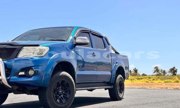 Buy Used Toyota Hilux Blue Car in Suva in Central