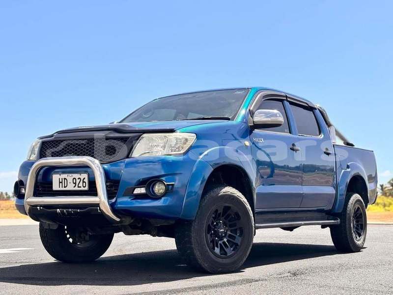 Big with watermark toyota hilux central suva 10787