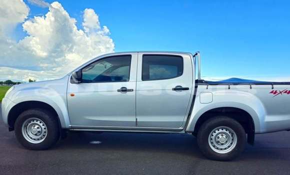Buy Used Isuzu D–MAX Grey Car in Suva in Central Buy Used Isuzu D–MAX Grey Car in Suva in Central
