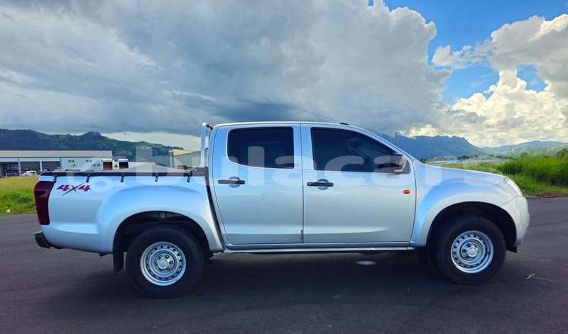 Big with watermark isuzu d max central suva 10790