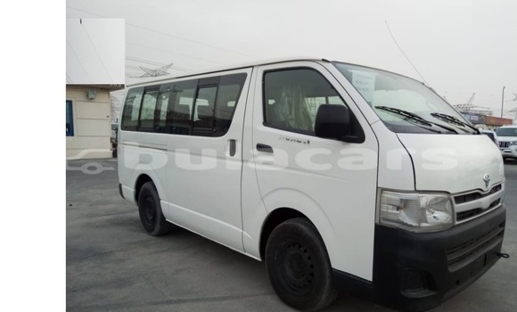 Buy Used Toyota Hiace White Car in Suva in Central Buy Used Toyota Hiace White Car in Suva in Central