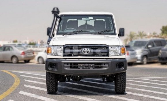 Buy Used Toyota Land Cruiser White Car in Suva in Central