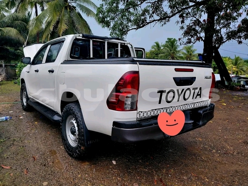 Big with watermark toyota hiluxe revo central lami 11237