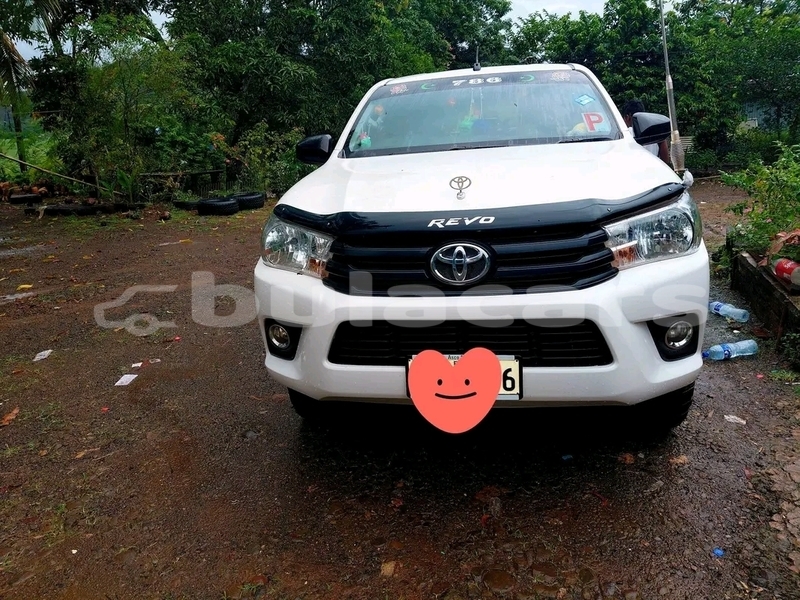 Big with watermark toyota hiluxe revo central lami 11237