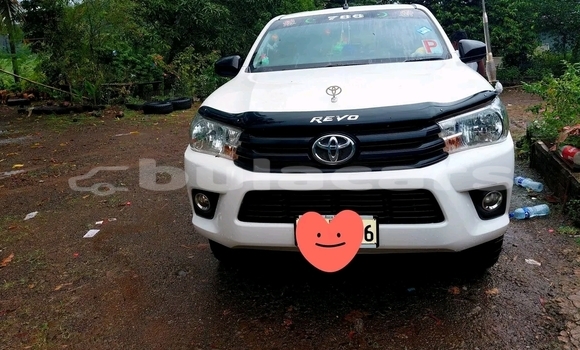 Buy Used Toyota Hiluxe Revo White Car in Lami in Central Buy Used Toyota Hiluxe Revo White Car in Lami in Central