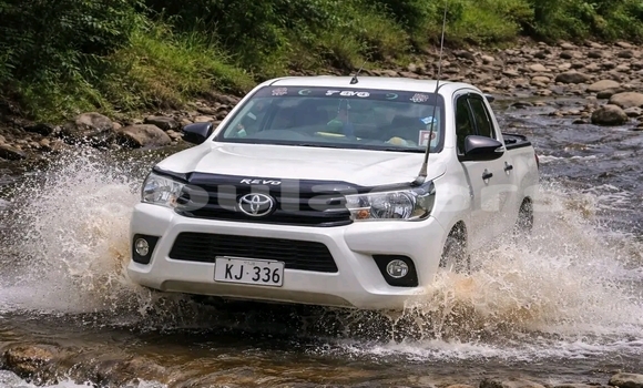 Buy Used Toyota Hiluxe Revo White Car in Lami in Central Buy Used Toyota Hiluxe Revo White Car in Lami in Central