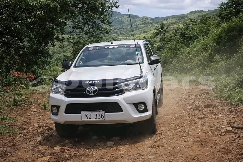 Big with watermark toyota hiluxe revo central lami 11237