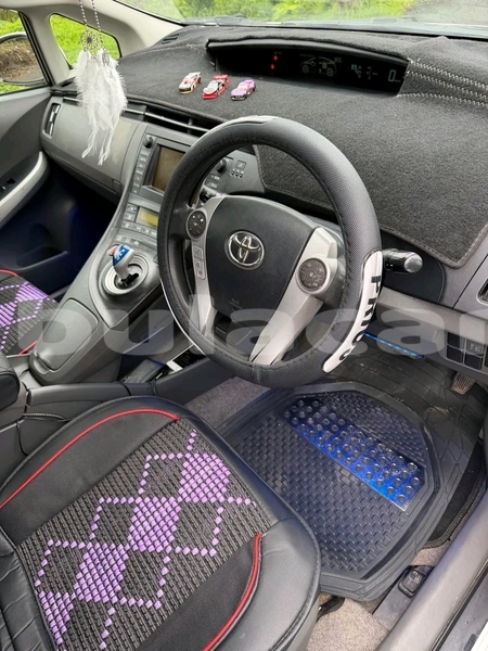 Big with watermark toyota prius eastern lomaji 11242