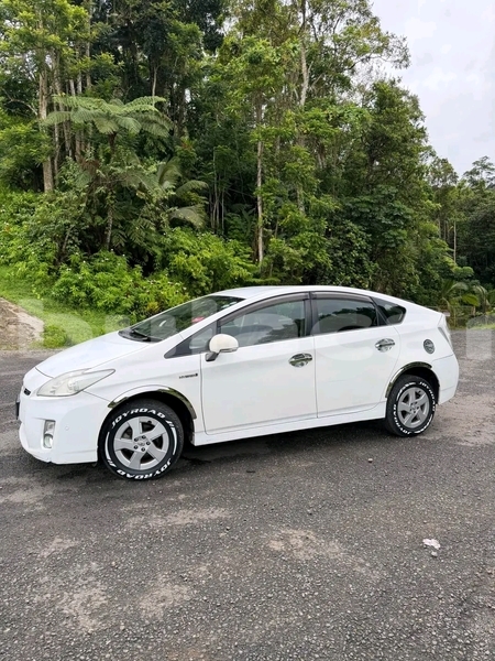 Big with watermark toyota prius eastern lomaji 11242