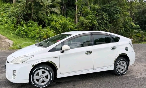 Buy Used Toyota Prius White Car in Lomaji in Eastern Buy Used Toyota Prius White Car in Lomaji in Eastern