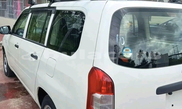 Buy Used Toyota Probox White Car in Lami in Central