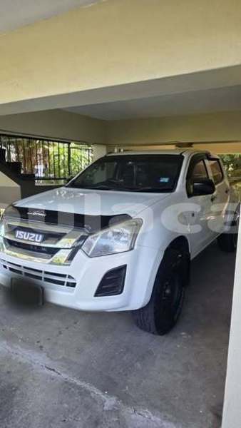 Big with watermark isuzu d max central suva 11412