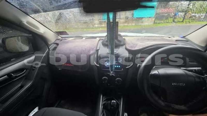 Big with watermark isuzu d max central suva 11412