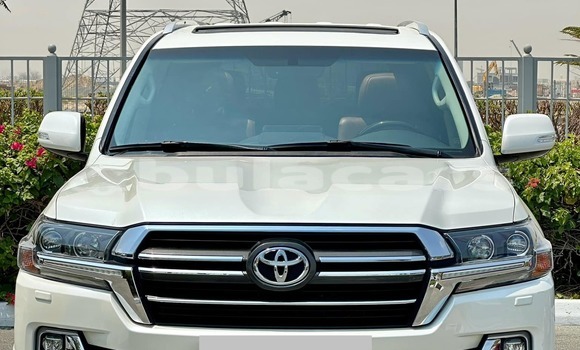 Buy Used Toyota Land Cruiser White Car in Komave in Western