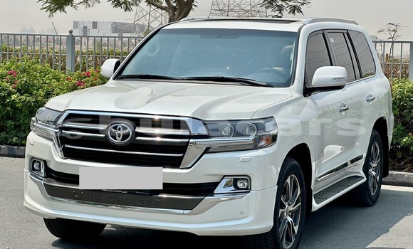 Buy Used Toyota Land Cruiser White Car in Komave in Western Buy Used Toyota Land Cruiser White Car in Komave in Western