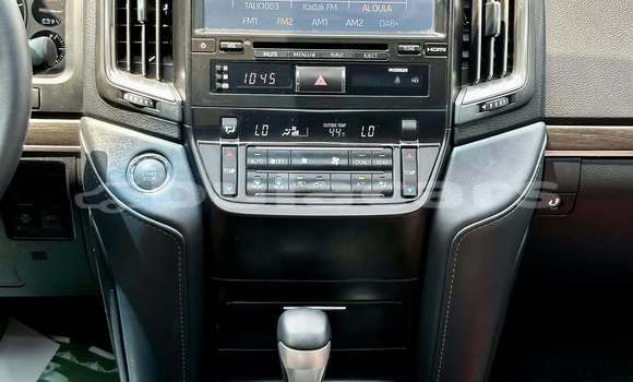 Buy Used Toyota Land Cruiser White Car in Komave in Western Buy Used Toyota Land Cruiser White Car in Komave in Western