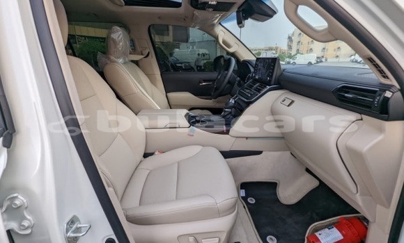 Buy Used Toyota Land Cruiser White Car in Suva in Central Buy Used Toyota Land Cruiser White Car in Suva in Central