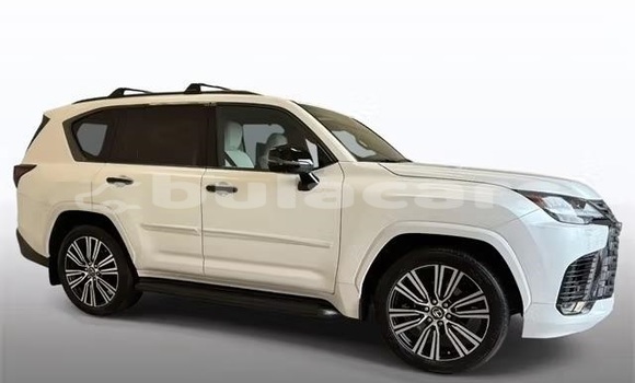 Acheter Occasion Voiture Lexus LX Blanc à Suva, Central Acheter Occasion Voiture Lexus LX Blanc à Suva, Central
