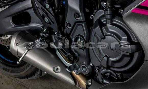 Acheter Occasion Moto Yamaha YZF Noir à Suva, Central Acheter Occasion Moto Yamaha YZF Noir à Suva, Central