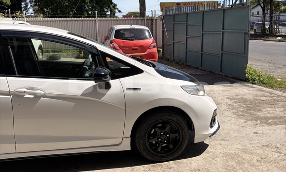 Buy Used Honda Fit White Car in Lautoka in Western Buy Used Honda Fit White Car in Lautoka in Western