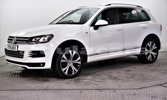 Buy Used Volkswagen Touareg White Car in Nausori in Central