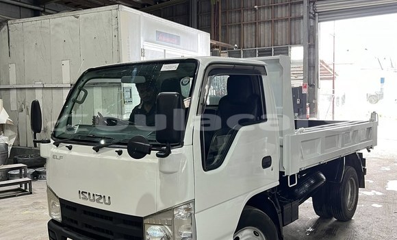Buy Used Isuzu Trooper White Car in Suva in Central