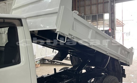 Buy Used Isuzu Trooper White Car in Suva in Central Buy Used Isuzu Trooper White Car in Suva in Central