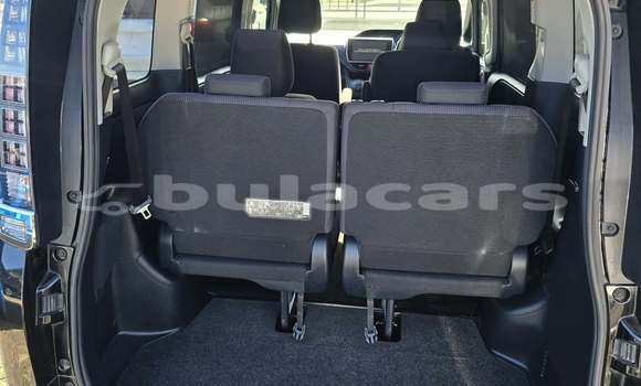 Acheter Occasion Voiture Toyota Voxy Noir à Suva, Central Acheter Occasion Voiture Toyota Voxy Noir à Suva, Central