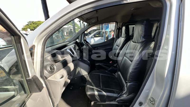 Big with watermark nissan nv200 central suva 14181
