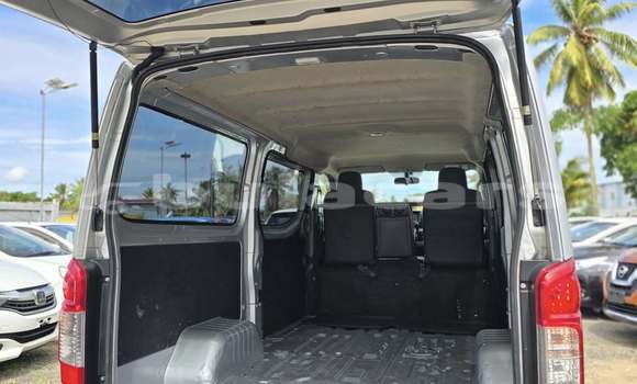 Buy Used Nissan NV350 Caravan Grey Car in Suva in Central Buy Used Nissan NV350 Caravan Grey Car in Suva in Central