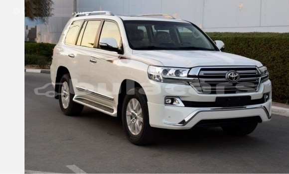 Buy Used Toyota Land Cruiser White Car in Suva in Central