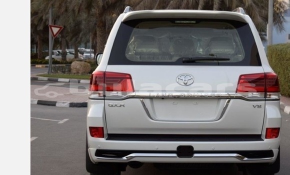 Buy Used Toyota Land Cruiser White Car in Suva in Central Buy Used Toyota Land Cruiser White Car in Suva in Central