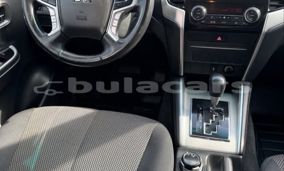 Buy Used Mitsubishi L200 White Car in Suva in Central Buy Used Mitsubishi L200 White Car in Suva in Central