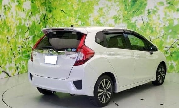 Buy Used Honda Fit White Car in Suva in Central Buy Used Honda Fit White Car in Suva in Central