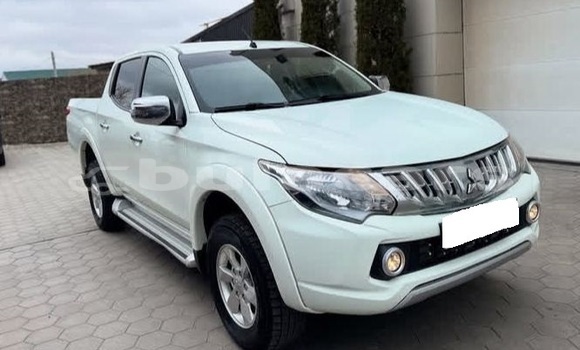Acheter Occasion Voiture Mitsubishi L200 Blanc à Suva, Central Acheter Occasion Voiture Mitsubishi L200 Blanc à Suva, Central