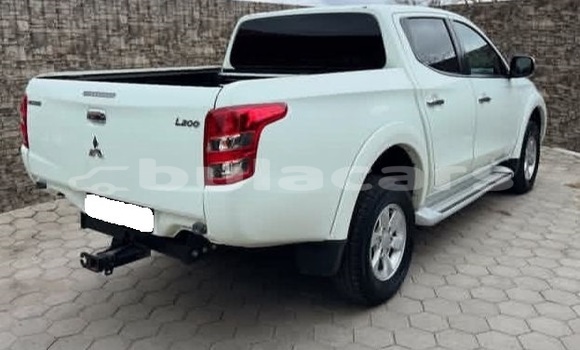 Acheter Occasion Voiture Mitsubishi L200 Blanc à Suva, Central Acheter Occasion Voiture Mitsubishi L200 Blanc à Suva, Central