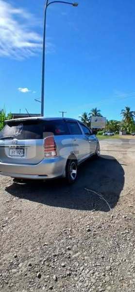 Big with watermark toyota vitz western ba 17585