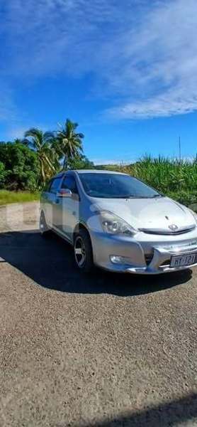 Big with watermark toyota vitz western ba 17585