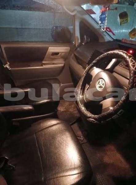 Big with watermark toyota voxy western ba 17616