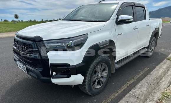 Buy Used Toyota Hiluxe Revo White Car in Suva in Central Buy Used Toyota Hiluxe Revo White Car in Suva in Central