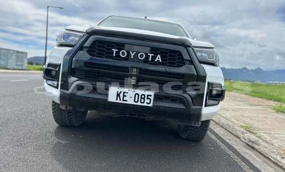 Buy Used Toyota Hiluxe Revo White Car in Suva in Central Buy Used Toyota Hiluxe Revo White Car in Suva in Central
